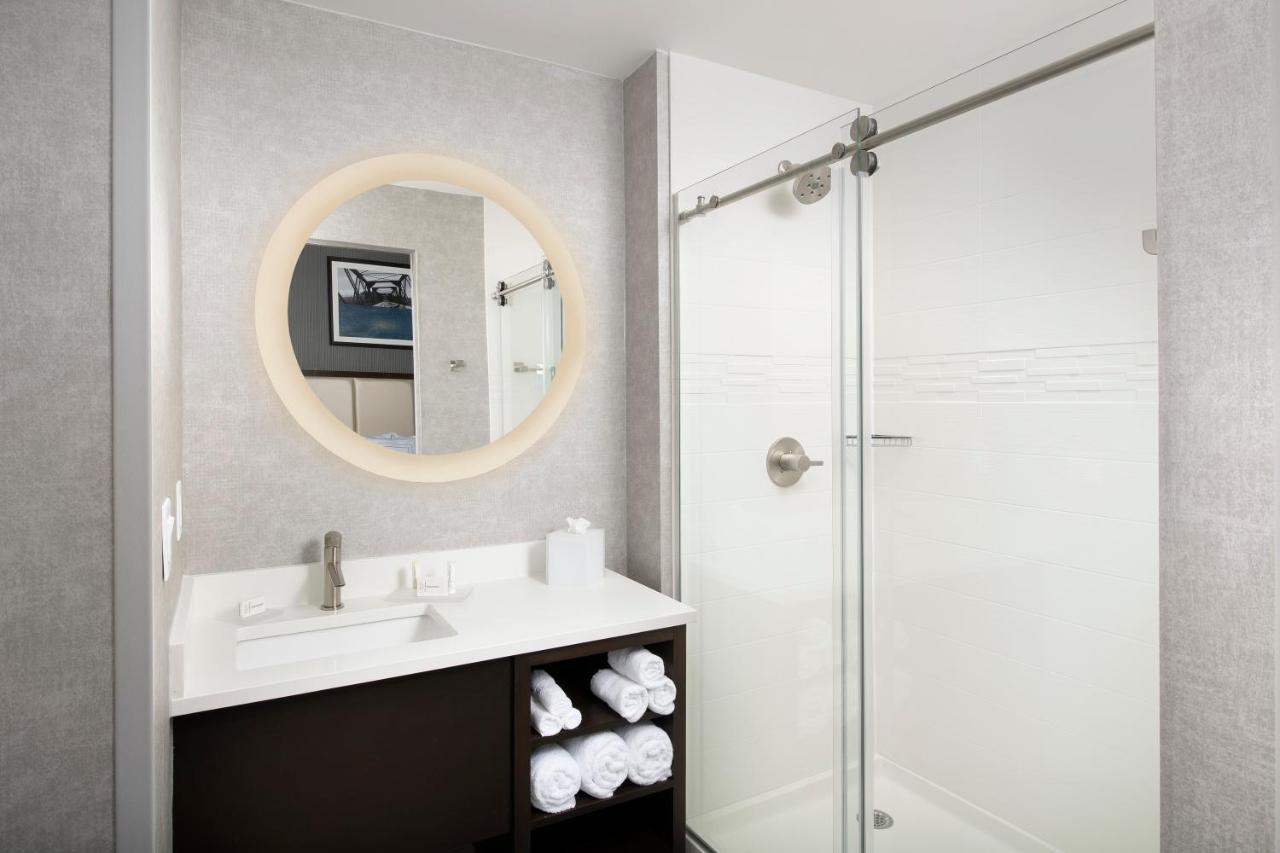 Queen Room with Two Queen Beds, City View, Sofa Bed and High Floor - Hearing Accessible