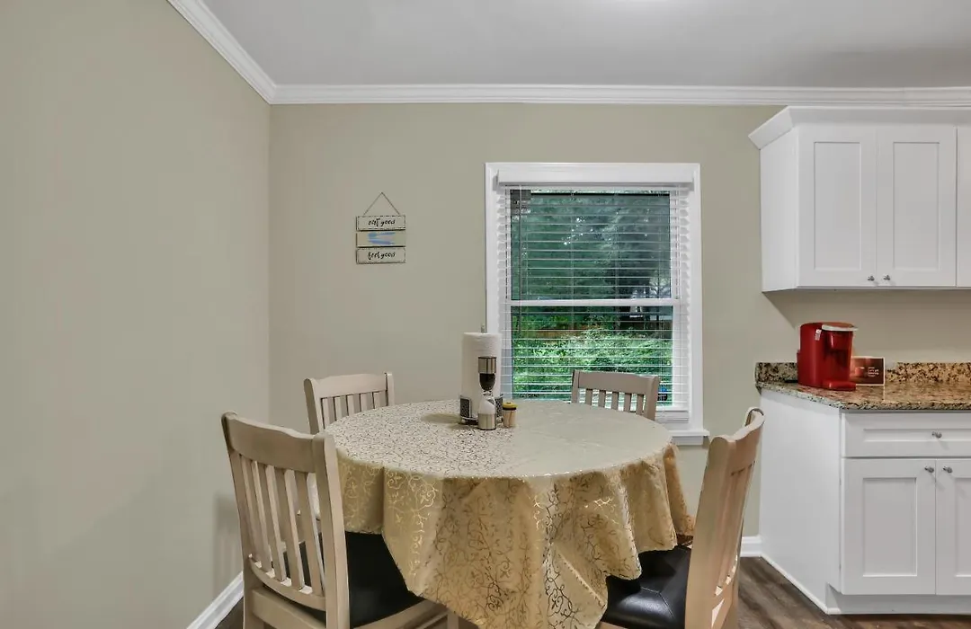 Fully Furnished Home Minutes From Downtown Atlanta-1
