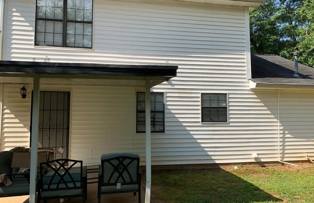Cozy - Home Away From Home With Free Parking-1