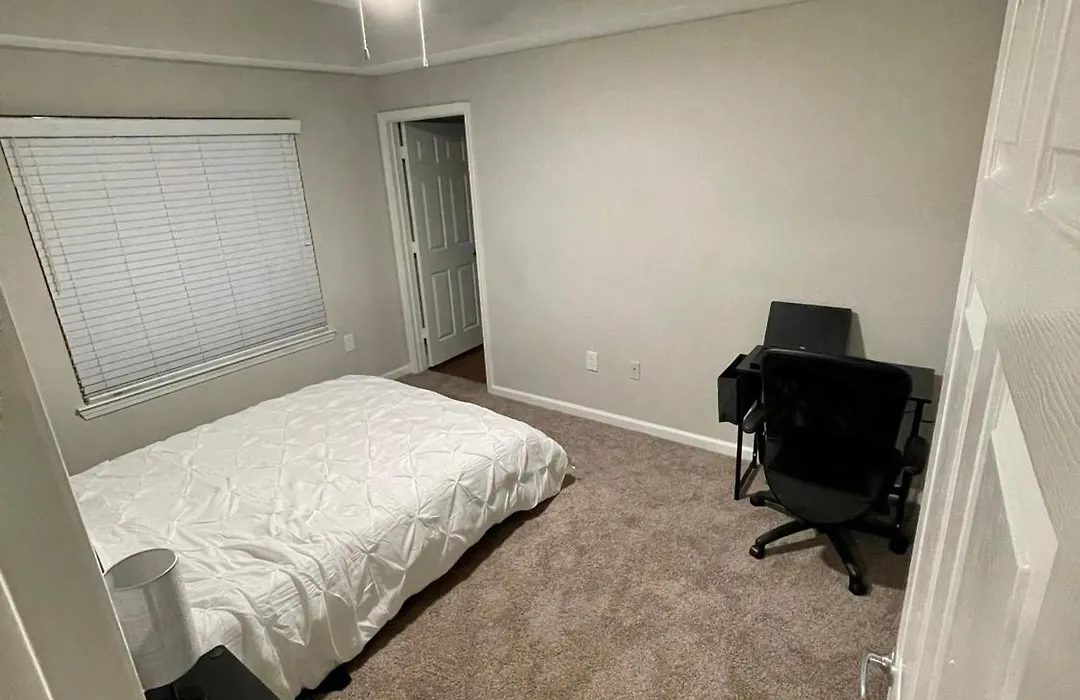 Luxury Buckhead Suite Next To Train Station-1