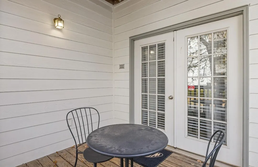 Furnished Apartments Near Emory-1