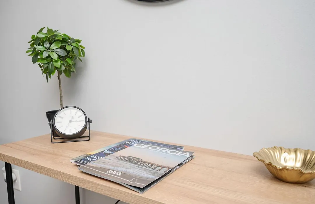 Quiet & Quaint Apartment, 5 Mins To Airport And 15 Mins To Downtown-1