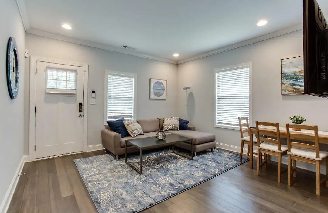 Luxury Heaven In The Hoods Great Location With Kingbeds-1