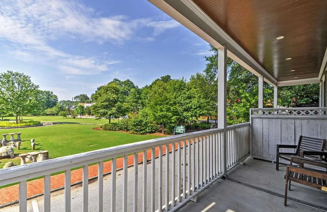 Cozy Atlanta Condo In Historic Cabbagetown!-1