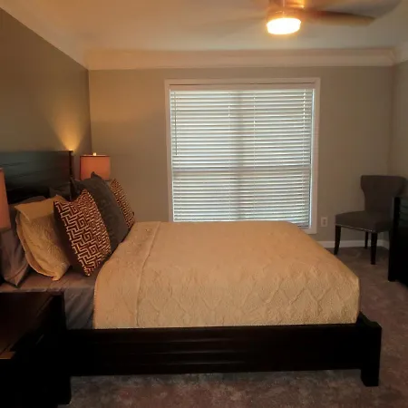 Stylish Buckhead Retreat-3