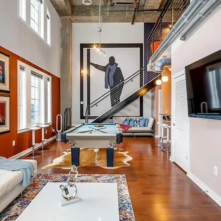 Authentic Cosmopolitan Prismatic Midtown Loft-2