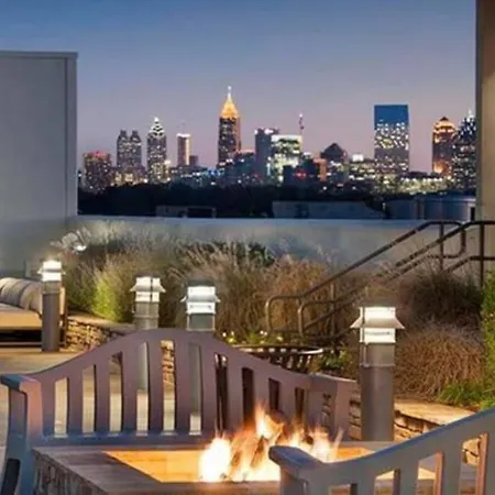 Buckhead Retreat- Spacious 2Bd 2Ba- Private Balcony, Rooftop-S30-2