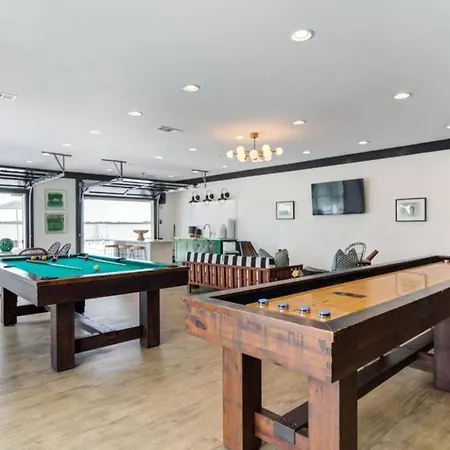 Buckhead Retreat- Spacious 2Bd 2Ba- Private Balcony, Rooftop-S30-3