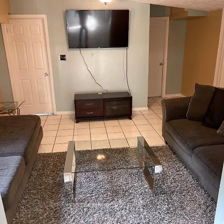 Over 1 Acre Private 3 Bedroom Home 10 Minutes From Buckhead-3