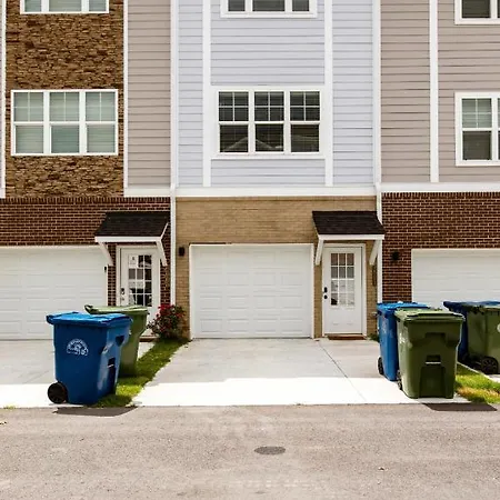 3Bd Flex Townhome In Gated Community-2