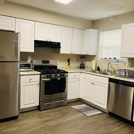 Cozy - Home Away From Home With Free Parking-2