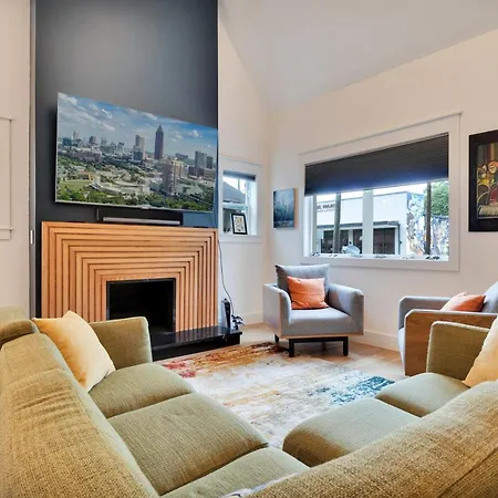 Elegant City Getaway With King Beds And Luxe Bath!-2