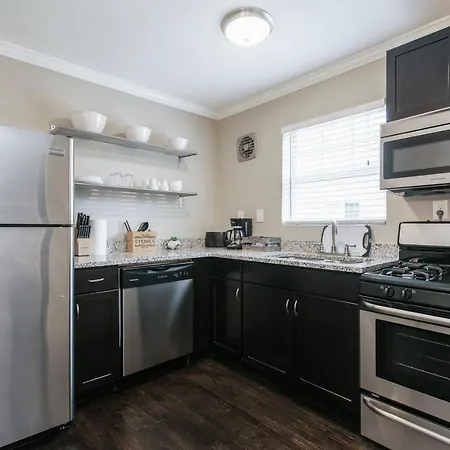 Stylish Onebedroom In Popular Virginia Highland 3Miles To Mercedes Benz Stadium-3