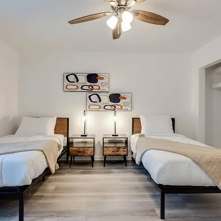 Atlanta Home - Self Check-In Pet Friendly Free Parking-2