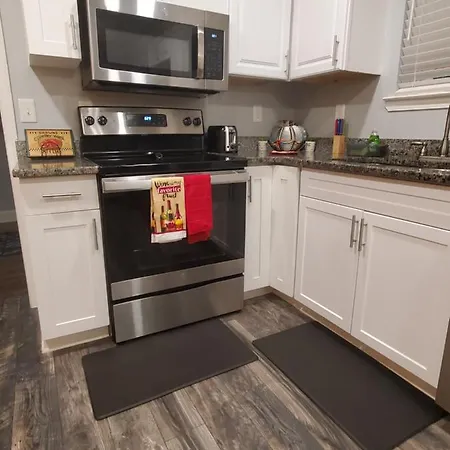Spacious Atlanta 2Bedroom/ 2Full Baths Renovated-2