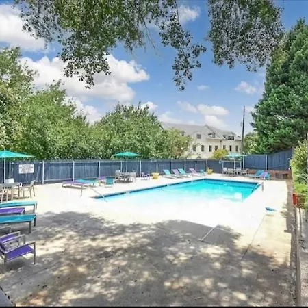 Wine Down Suite King Bd, 400Mbps, Kitchen,Free Parking Pool-3