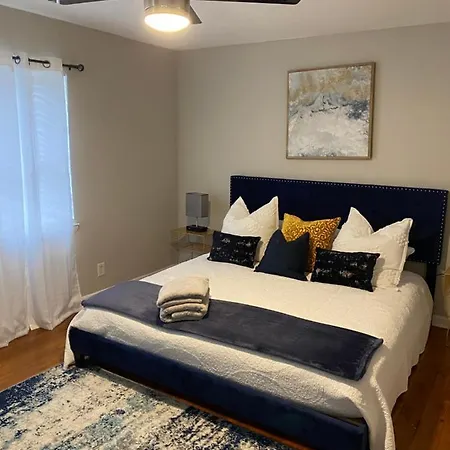 Moonlight Suite King Bd Free Parking Fast Wi-Fi Kitchen Pool-2