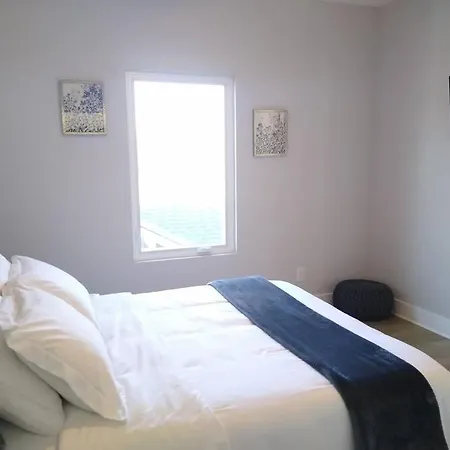 Intown, Modern, 3 Story Home With Huge Rooftop-2