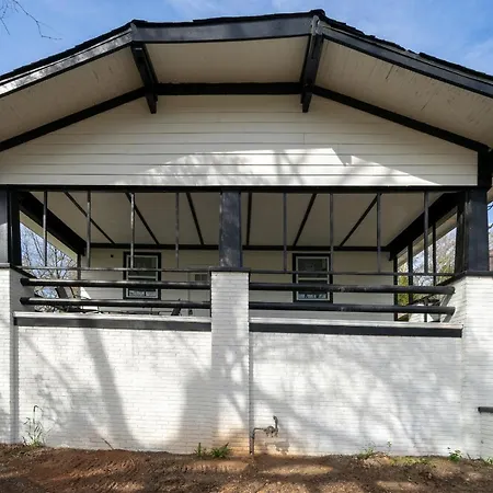Large 4-Br, W/ Private Baths, 10Mins From Downtown Villa-3