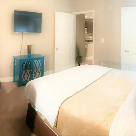 Midtown Quarters- Spacious 2Bd 2Ba, Private Balcony -S55-2