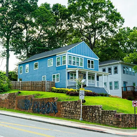Twin Homes - 8 Bedroom Retreat In Central Atl-2