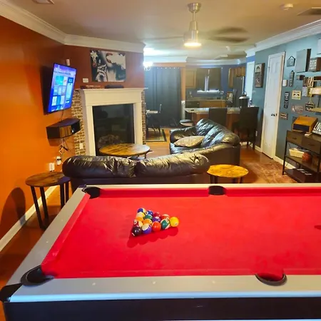 3Br Gem With Pool Table At Gated Community With Children'S Playground-2