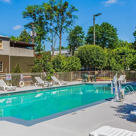 Quality Inn Atlanta Northeast I-85-2