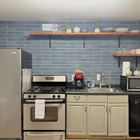 Atlanta Downtown! 3 Unique Apartments Available! Onsite Parking-2