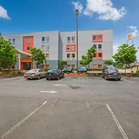 Budgetel Inns & Suites - Atlanta Galleria Stadium-3
